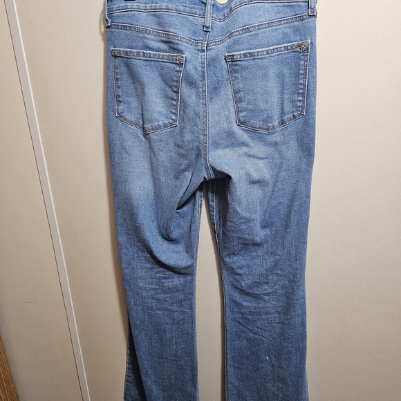 Sofia Vegara Melissa Light Blue Flare Jeans - Picture 4 of 5